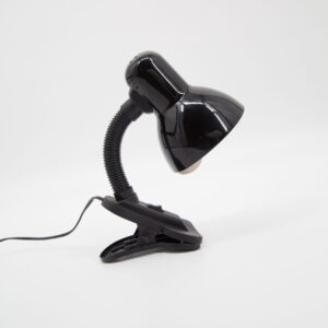 Lampada a pinza nera con braccio flessibile e paralume conico, su sfondo bianco.