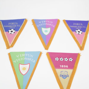 Gagliardetti Triangolari Multicolore - 6 Pezzi