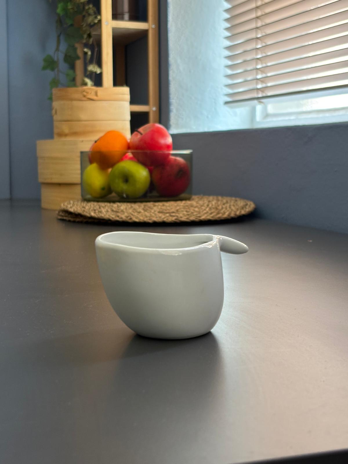Lattiera in Ceramica Bianca Design Moderno - immagine 2