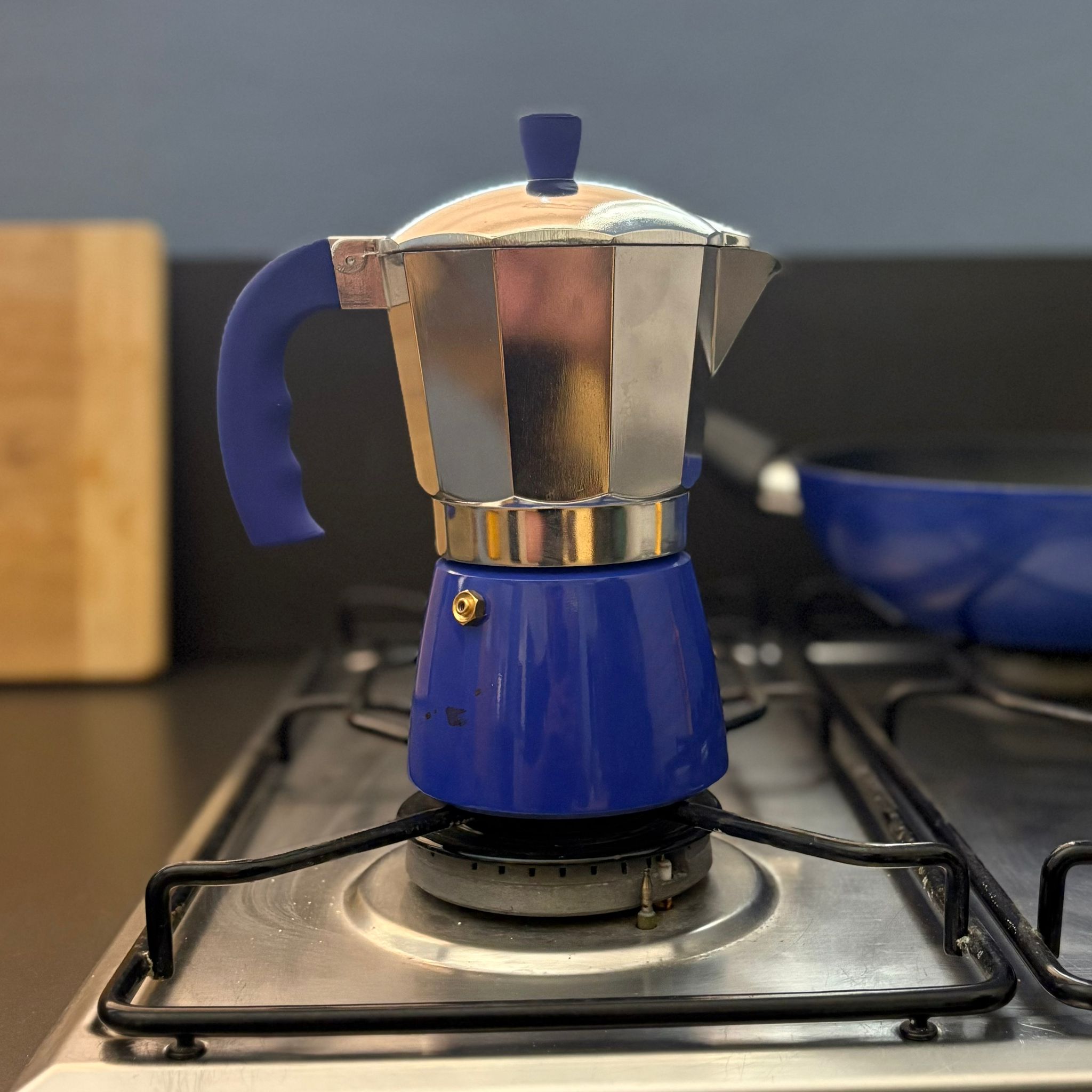 Caffettiera Moka Bicolore Blu e Argento - immagine 2